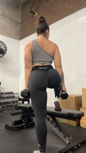 Nowhere else I’d rather be than in the gym! - porn7.net on pornlista.com