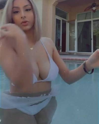 StaceyIsGold Leaked Video In Bikini - thothub.to on pornlista.com