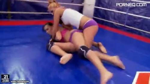 Barbie Black and Becky Stevens fight and play lesbian games on a ring - new.porneq.com on pornlista.com