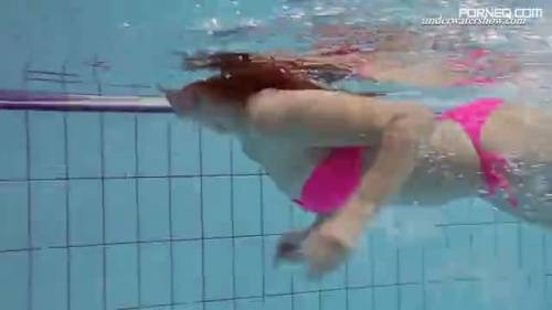 Lovely Lera takes her pink swimsuit in a swimming pool - new.porneq.com on pornlista.com