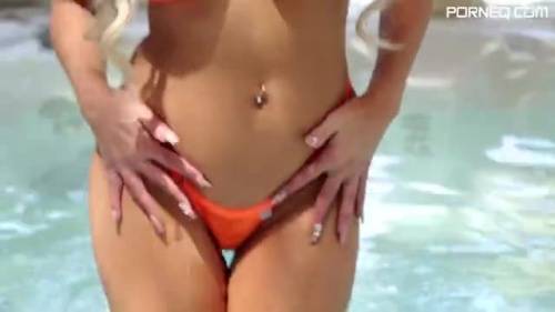 Milf Nina Elle Shows Her Big Tits - new.porneq.com on pornlista.com