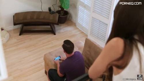 Cassidy Klein cheats on gamer hubby with his brother - new.porneq.com on pornlista.com
