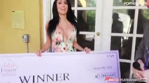 Jackie Wood celebrates lottery winning having wild sex - new.porneq.com on pornlista.com