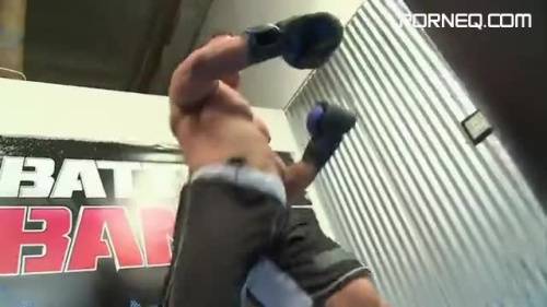 MMA fighter fucks a curvaceous girl in the locker room - new.porneq.com on pornlista.com
