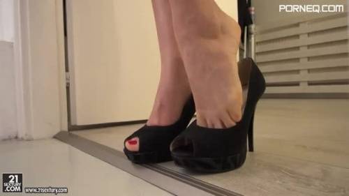 Premium foot fetish romance with gorgeous Tina Kay (1) - new.porneq.com on pornlista.com
