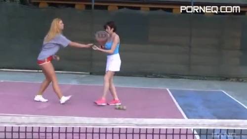 Two classy lesbian chicks stop playing tennis only to get - new.porneq.com on pornlista.com