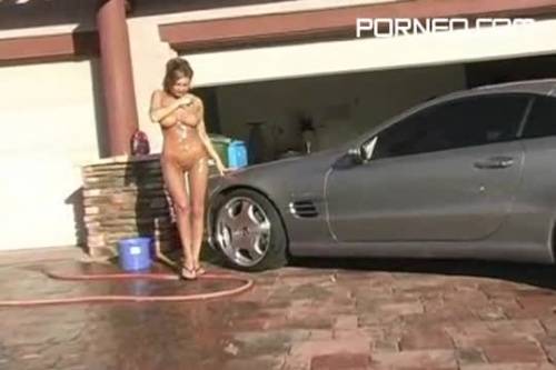 Busty beauty washing the car naked - new.porneq.com on pornlista.com